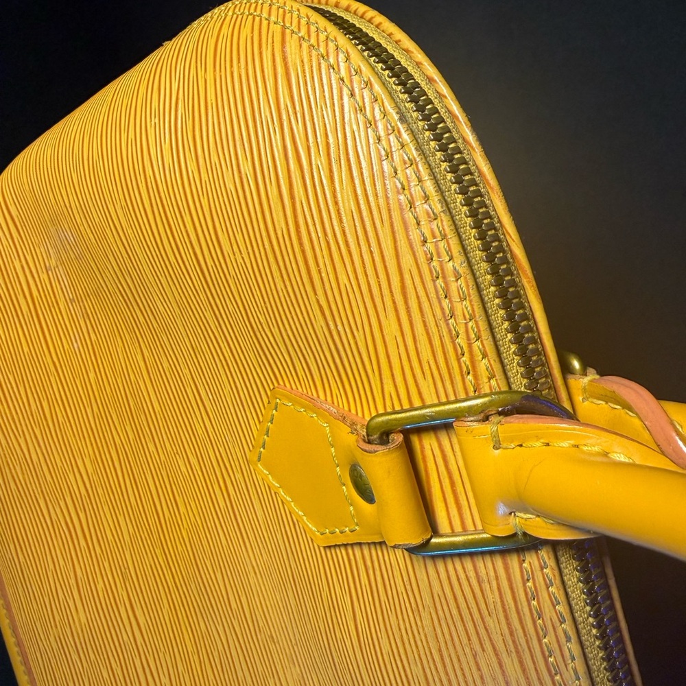 LOUIS VUITTON - ALMA EPI YELLOW with purple suede interior great condition!!! - Picture 5 of 13